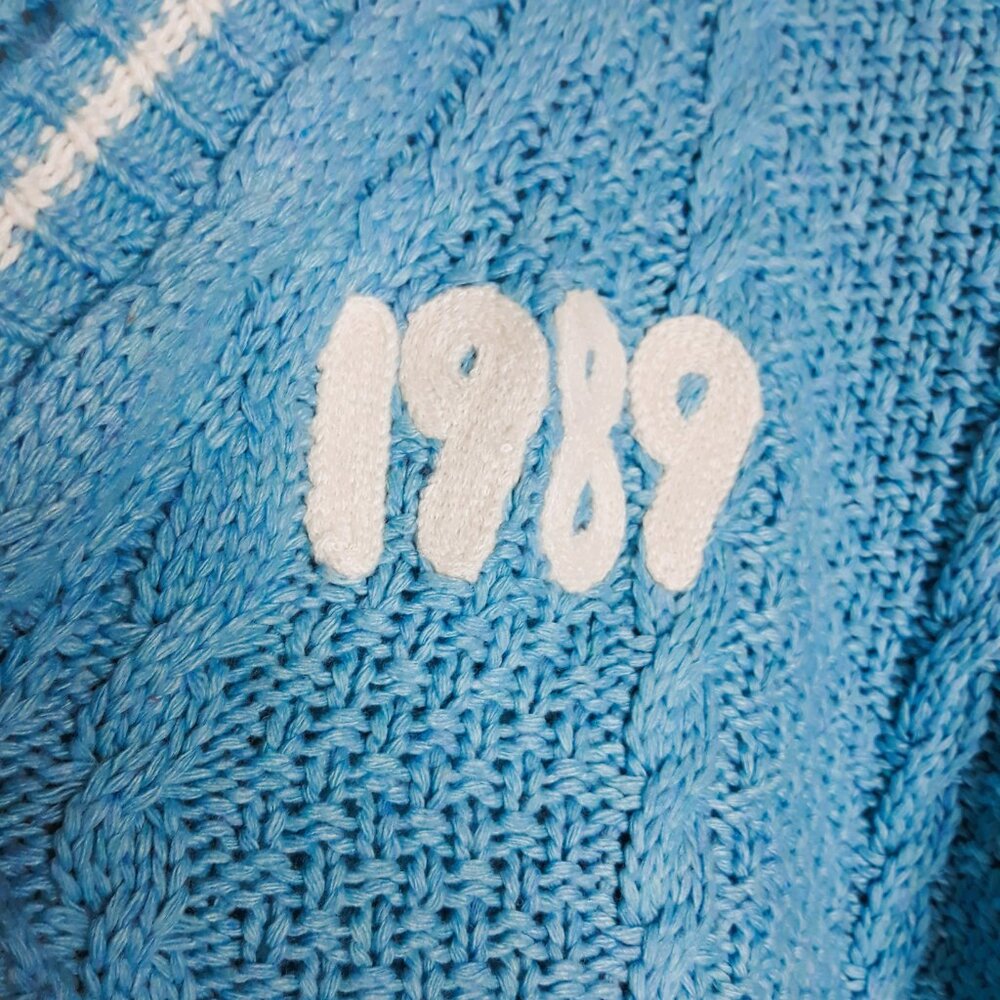 Taylor Swift 1989 Blue Cable Knit Sweater Cardigan M/L Preppy Collegiate - Picture 2 of 8